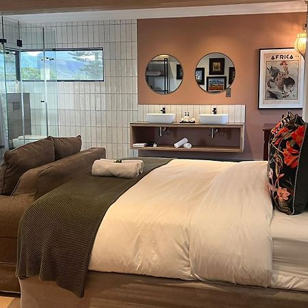 The Whale'S Tale Guesthouse เฮอร์มานุส ภายนอก รูปภาพ