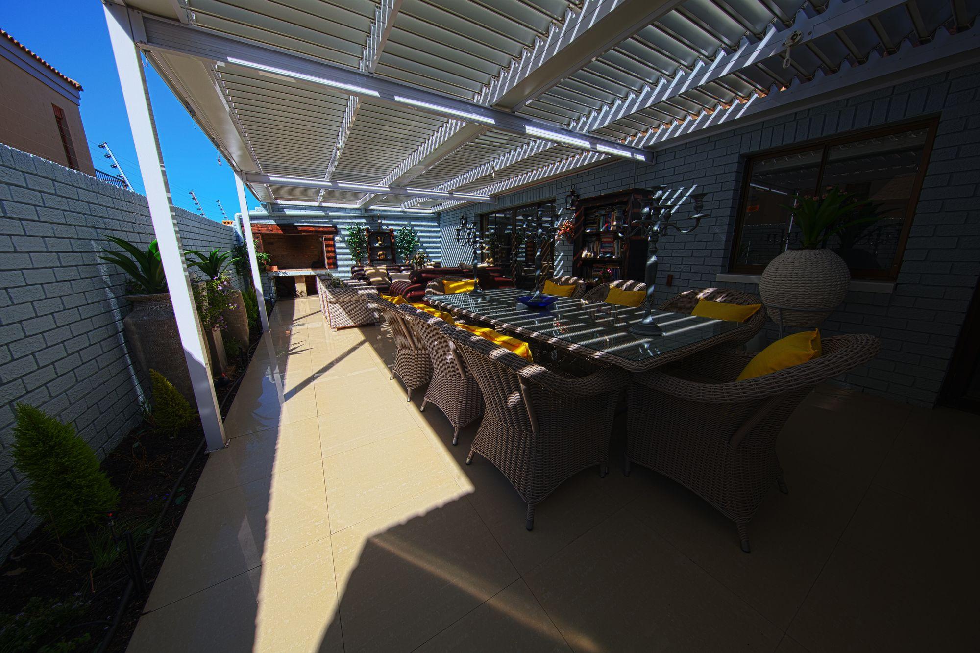 The Whale'S Tale Guesthouse เฮอร์มานุส ภายนอก รูปภาพ