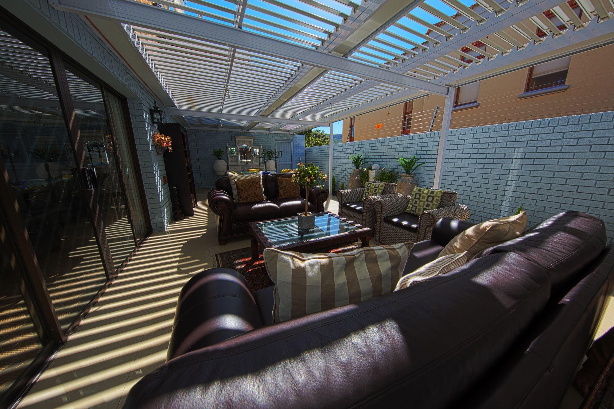 The Whale'S Tale Guesthouse เฮอร์มานุส ภายนอก รูปภาพ