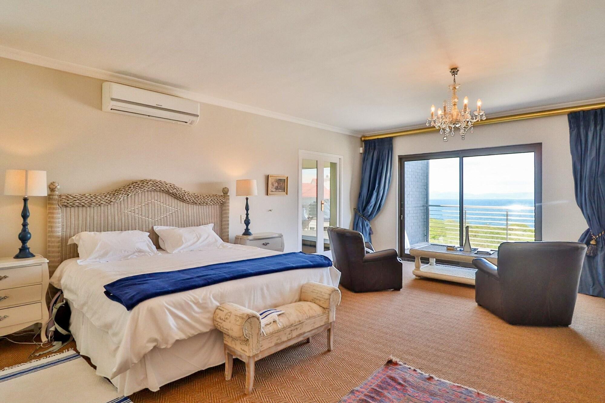 The Whale'S Tale Guesthouse เฮอร์มานุส ภายนอก รูปภาพ