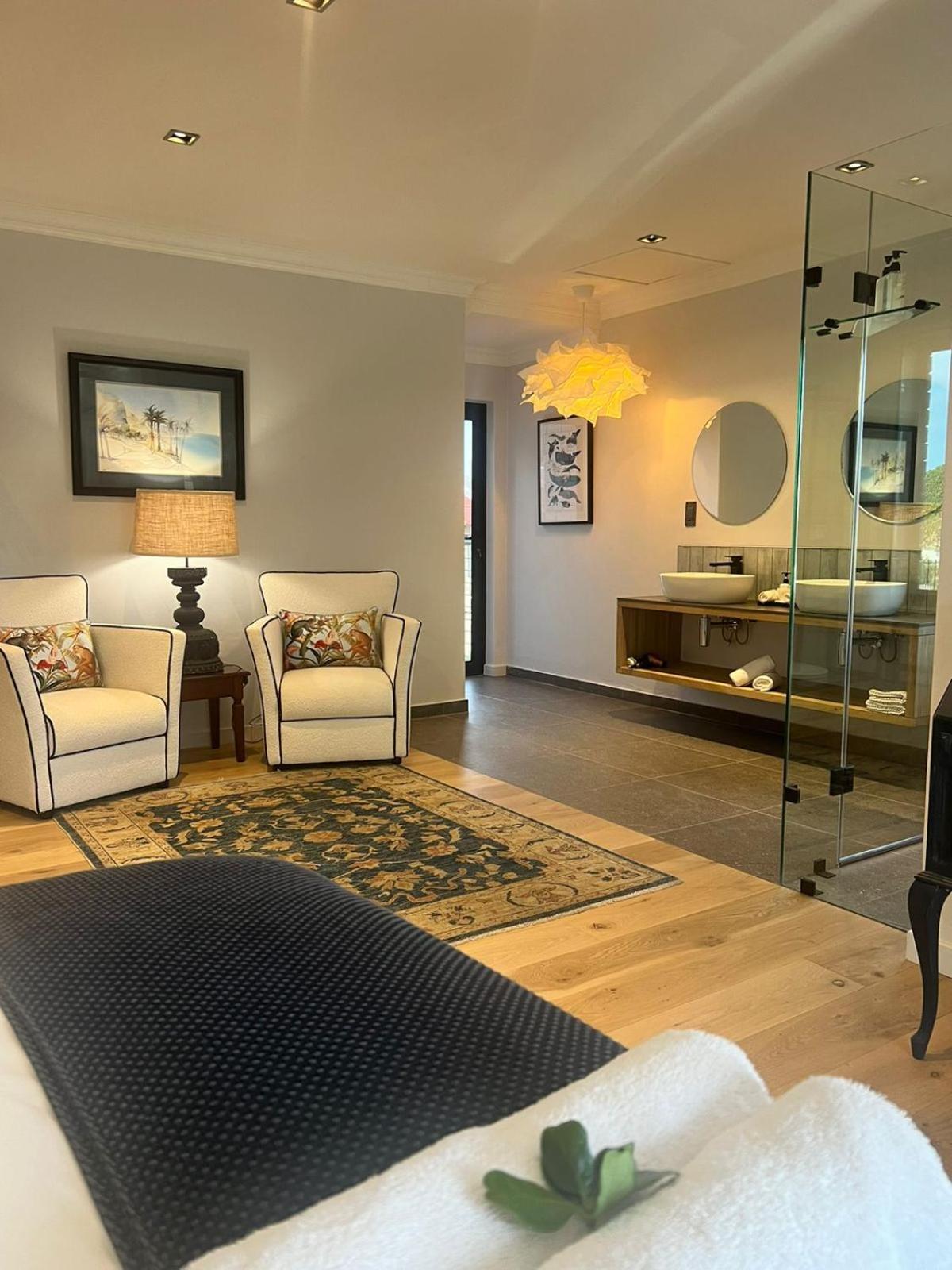 The Whale'S Tale Guesthouse เฮอร์มานุส ภายนอก รูปภาพ